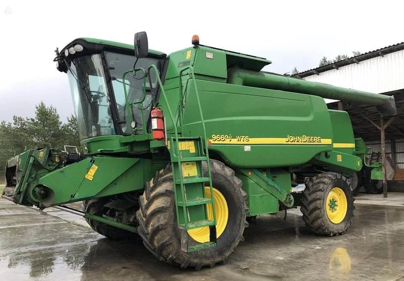 Project Image LT0000027, Loan backed with John Deere combine harvester and Claas tractor